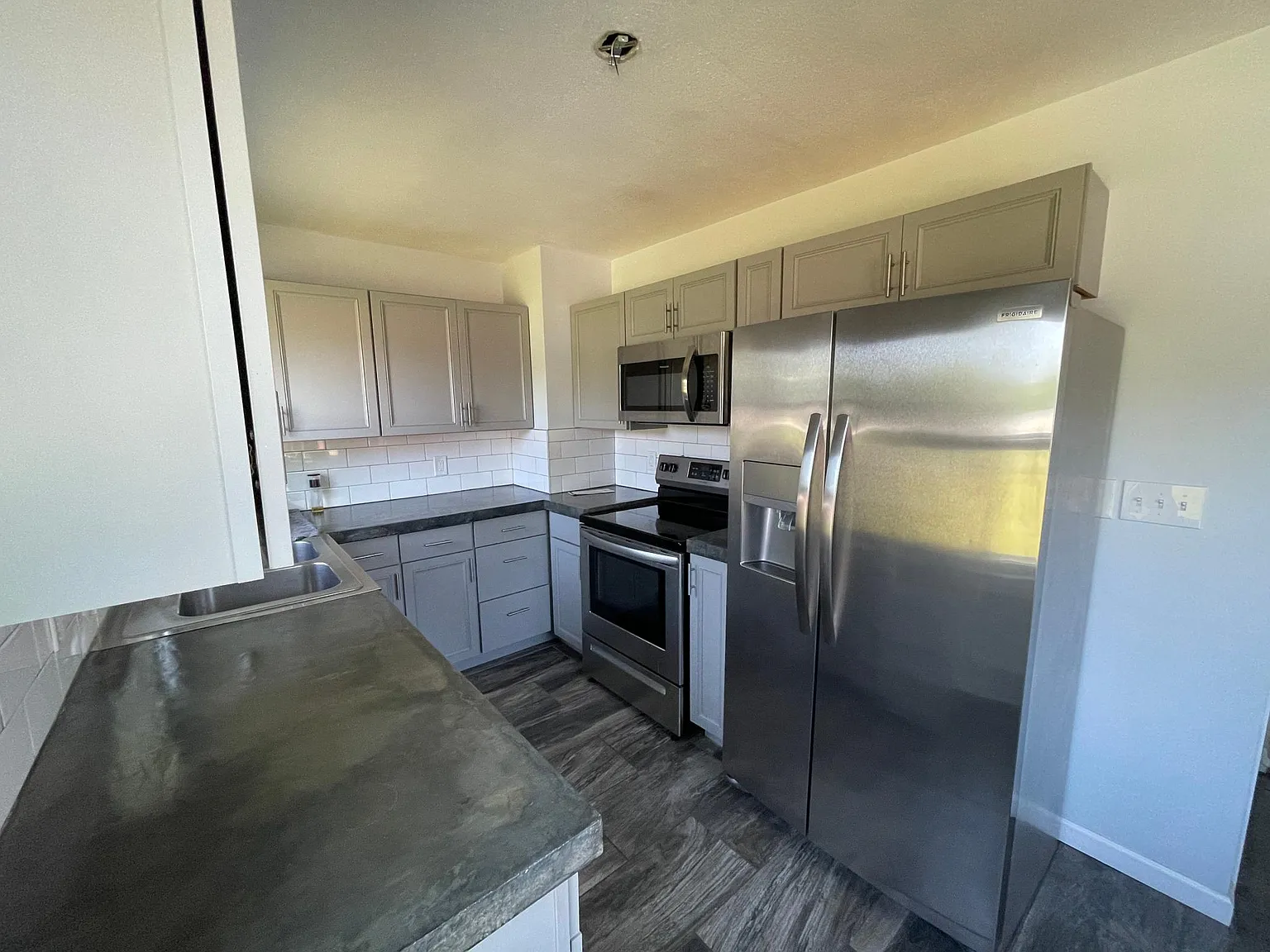 3 bed, 1200 sqft, $1,750 — Photo 3