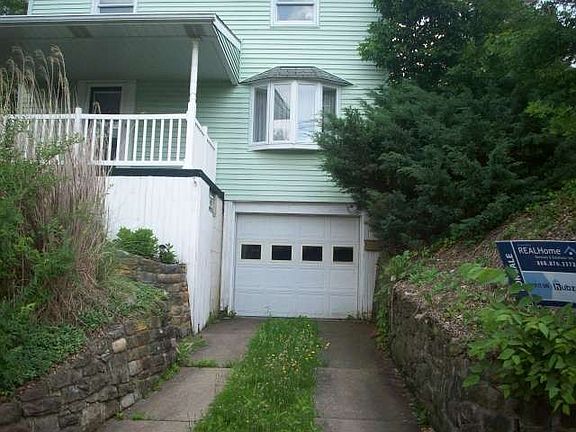 2nd image of 219 E Fairmont Ave
