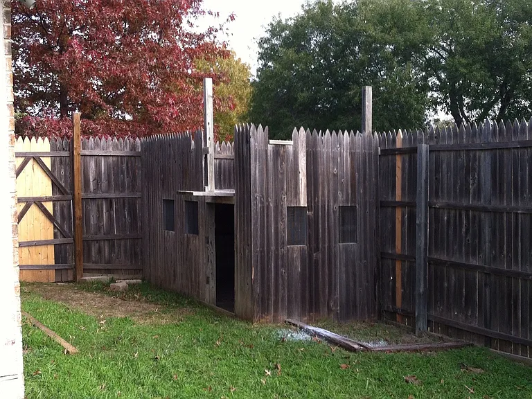 1426 Noble St — Photo 9