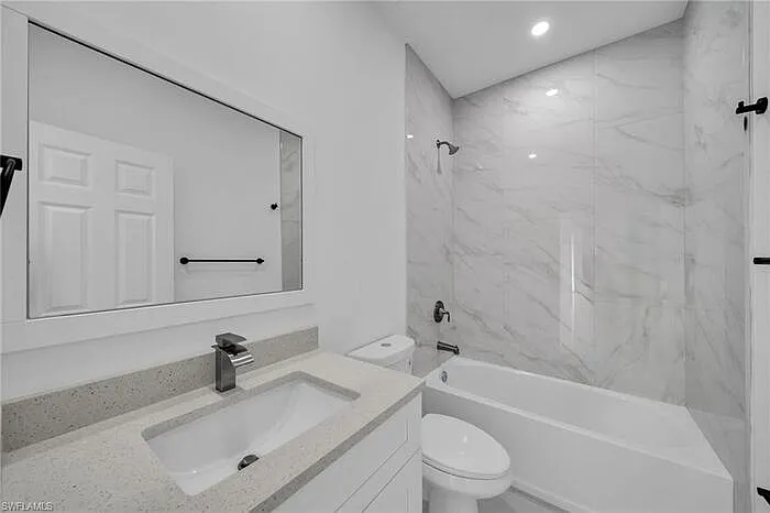 438 Poplar St — Photo 24
