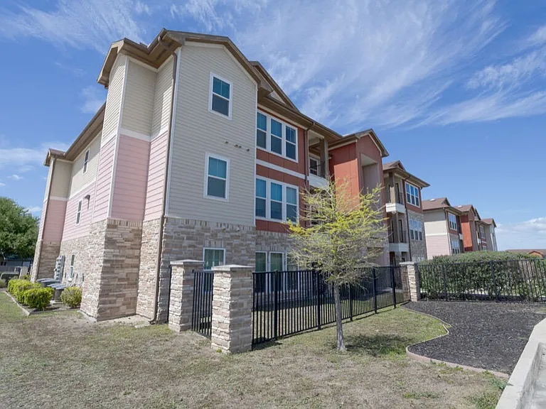 River View at Calallen — Photo 19