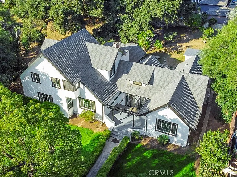 379 Buena Loma St — Photo 4