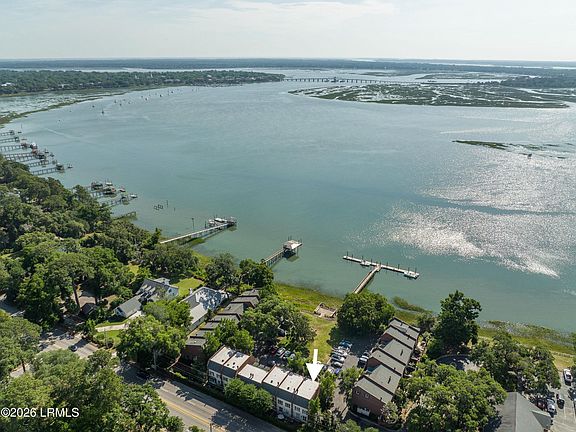 3rd image of 895 Ribaut Rd APT 9