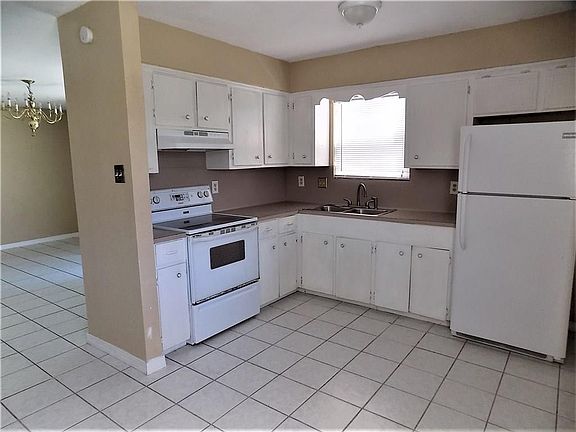 2nd image of 2629 Allencrest Dr