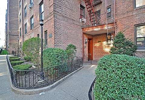 4th image of 3420 78th St APT 1B