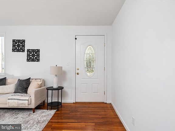 5th image of 501 Munroe Cir