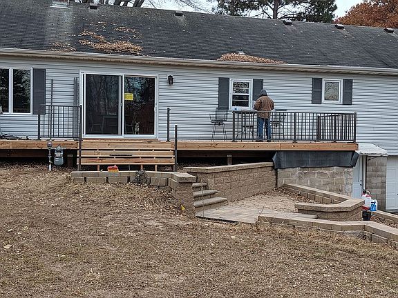 4th image of 514 County Road I W
