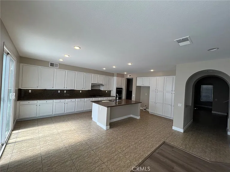 6686 Sand Dunes St — Photo 3