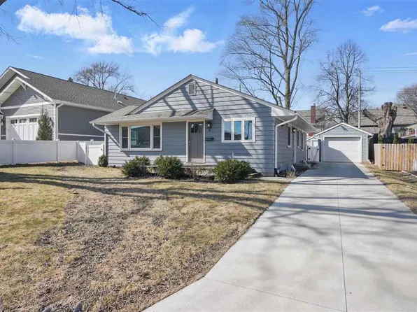 31 Leamer Ct, Iowa City, IA 52246