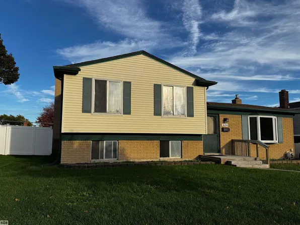 36344 Tarpon Dr, Sterling Heights, MI 48312