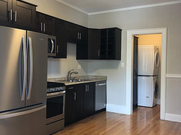 2nd image of 2860 N Oakland Ave Unit 3