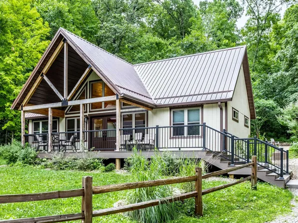 1863 N Woods Ferry Ln, Bloomfield, IN 47424