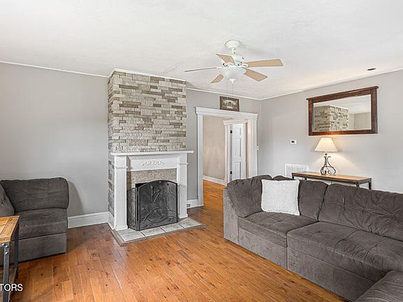 3rd image of 504 Chickamauga Ave