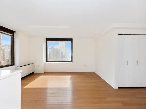 100 W 39th St APT 40D, New York, NY 10018