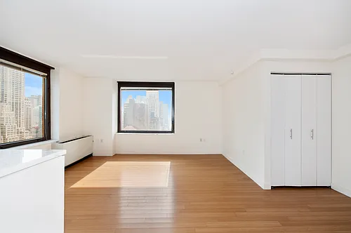 100 W 39th St #40D Photo 1