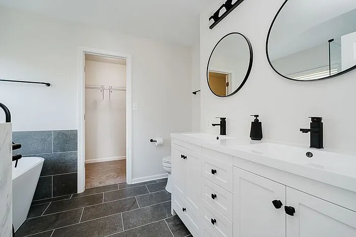 5896 Hollow Oak Trl — Photo 17