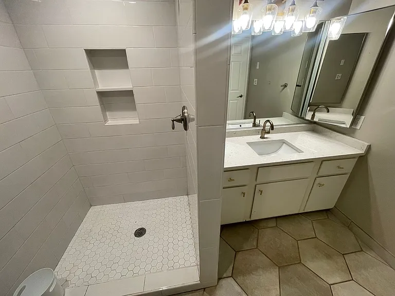 2720 Santa Clara Dr — Photo 8