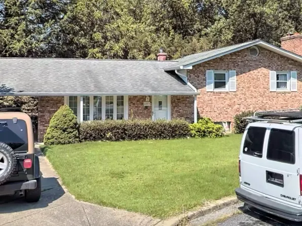 6003 Joyce Dr, Temple Hills, MD 20748