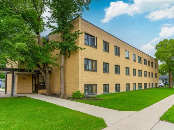 770 Watt St #760, Winnipeg, MB R2K 2T1