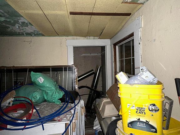 4th image of 481 Llewellyn Ave
