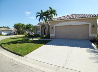 11069 Lakeland Cir, Fort Myers, FL 33913