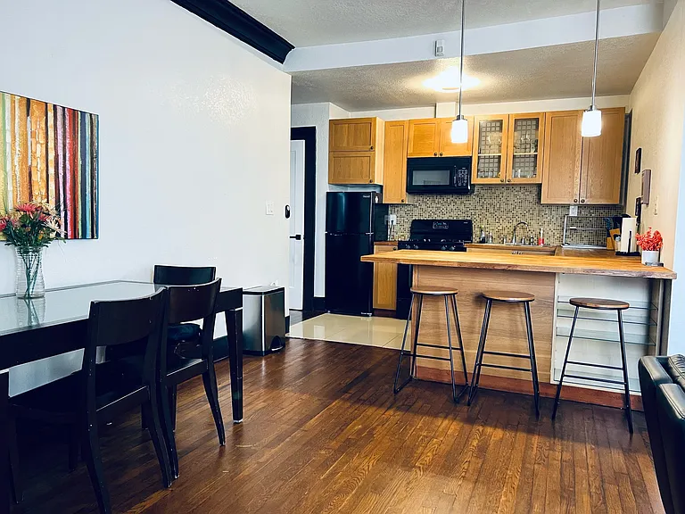 1910 Blodgett St #2B — Photo 7
