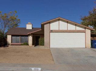 2221 Estrella Ct, Palmdale, CA 93550