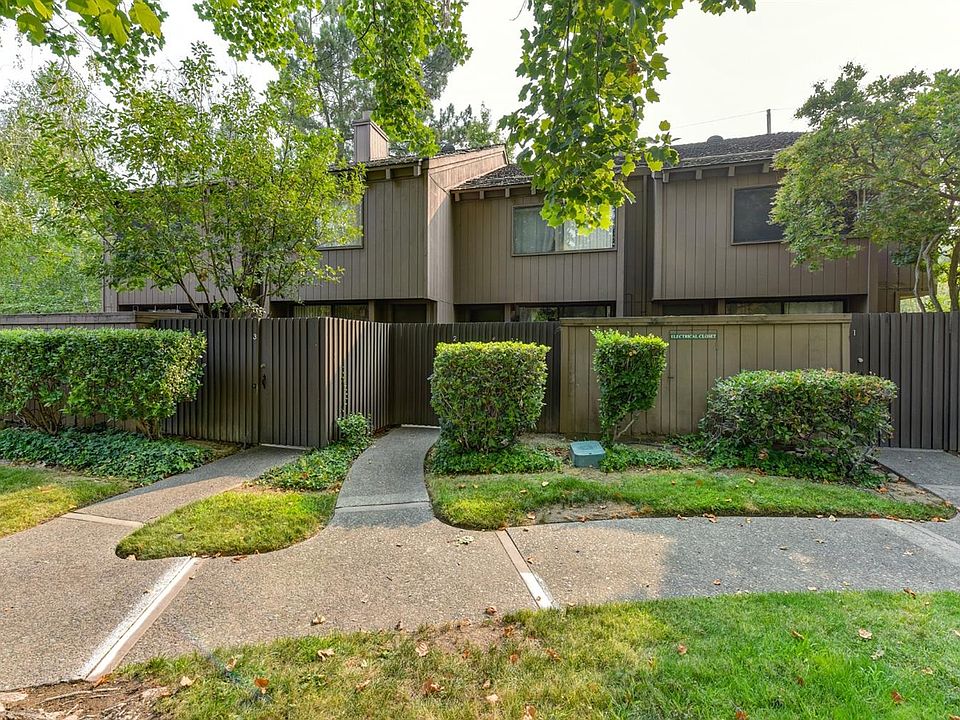 1st image of 649 Woodside Sierra Unit 3