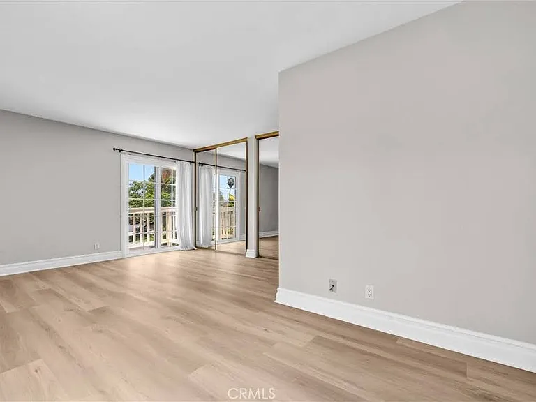 4 Hickory Tree Ln — Photo 14