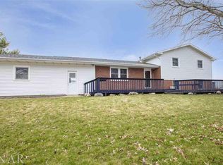 637 Meadow Ln, Le Roy, IL 61752