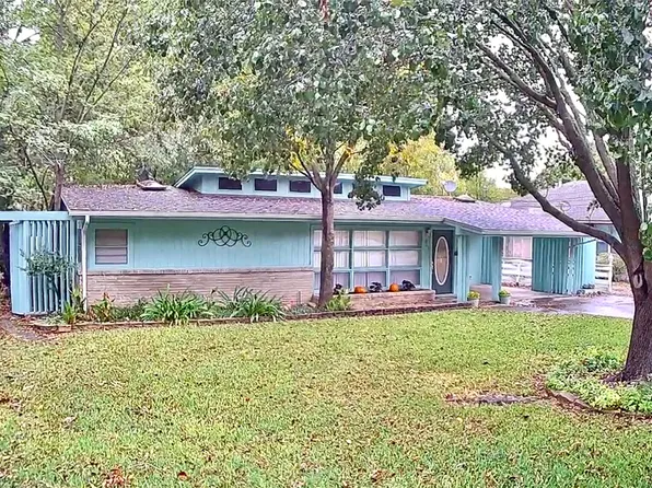 927 S Rusk St, Gainesville, TX 76240