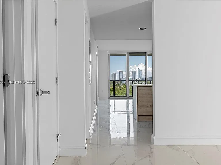 16385 Biscayne Blvd #717 — Photo 3