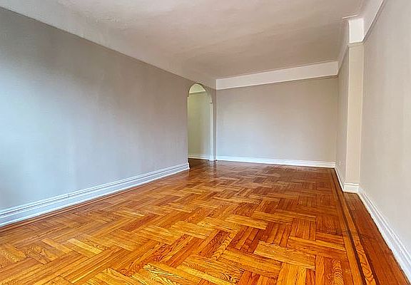 4th image of 45-32 44th St #5M