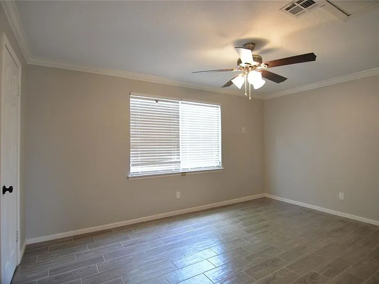 19118 Challe Cir W — Photo 18