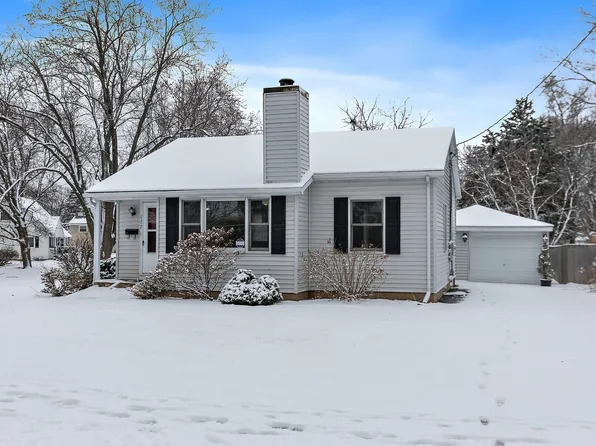 177 Eastview Ave, Crystal Lake, IL 60014