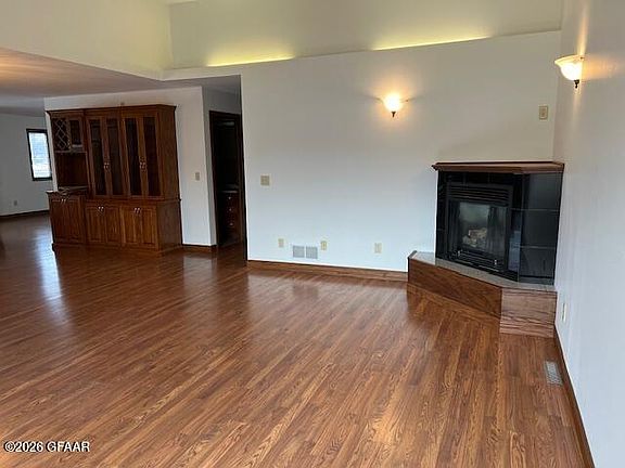 4th image of 416 Crestwood Ct SE