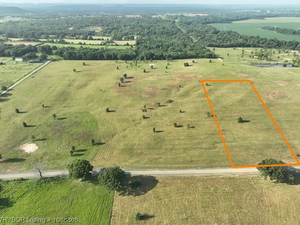 13 Beaty Ave, Pocola, OK 74902