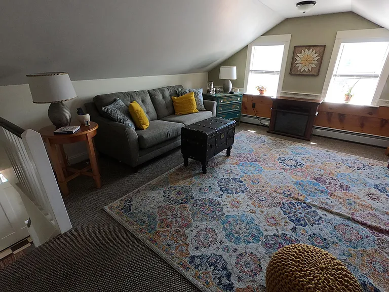 Living room (alternate view).