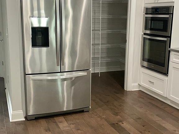 4th image of 209 S Moody Ave #2