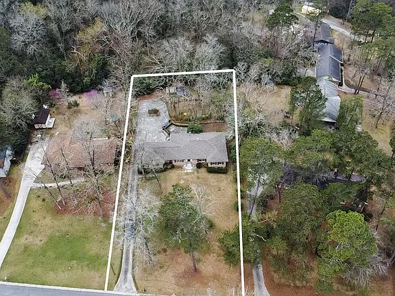 5th image of 858 Fair Oaks Dr