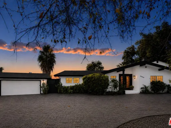 22842 Hatteras St, Woodland Hills, CA 91367