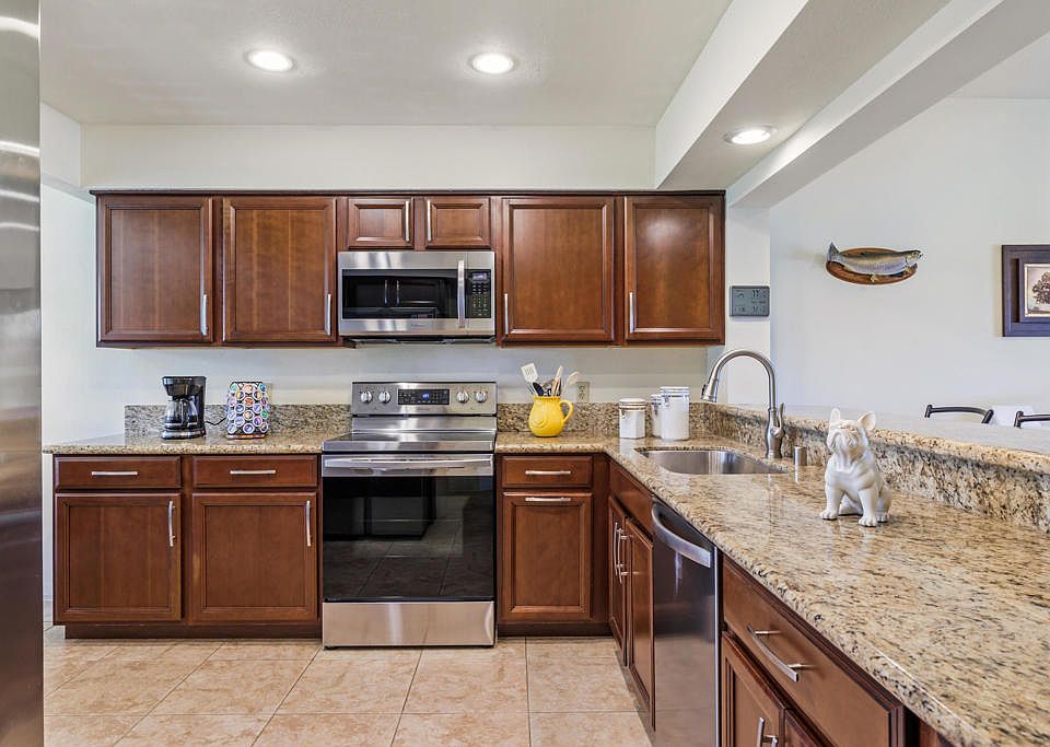 1st image of 512 Desert Falls Dr N