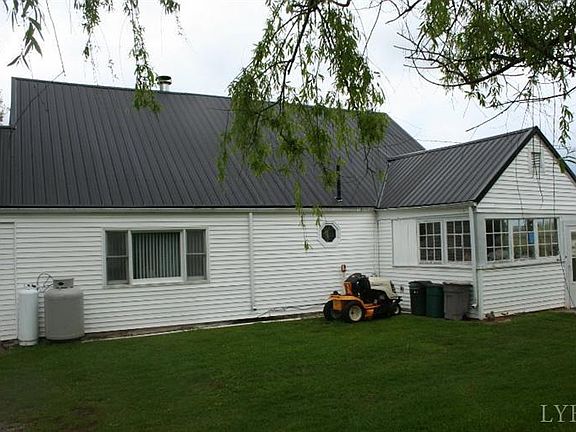 2nd image of 800 Woodhaven Dr
