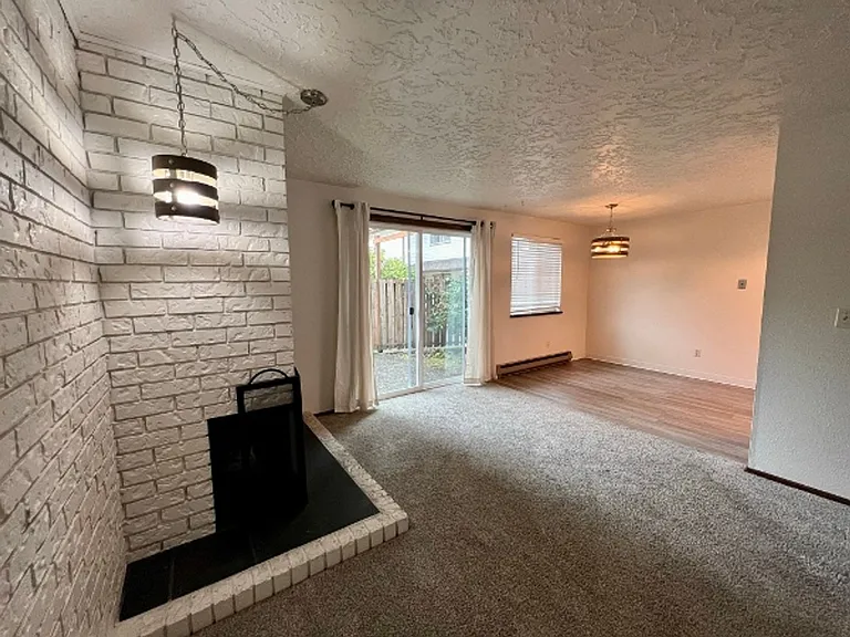 4508 6th Ave NE — Photo 5