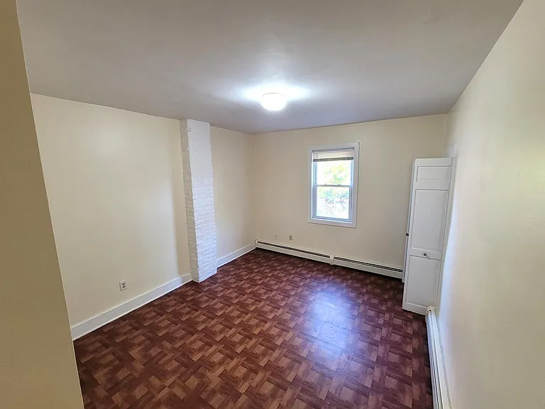 576 Zion St — Photo 7