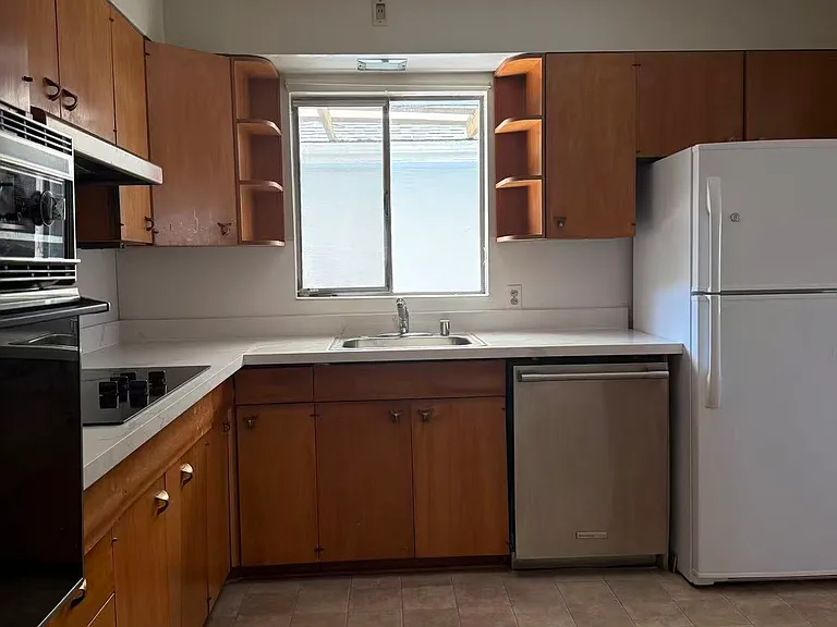 3160 Waverley St #1 — Photo 10