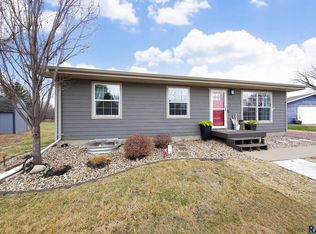 421 Rummel Dr, Lennox, SD 57039