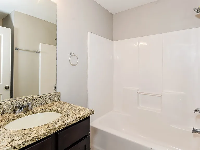 63 Hamilton Blvd NW — Photo 15