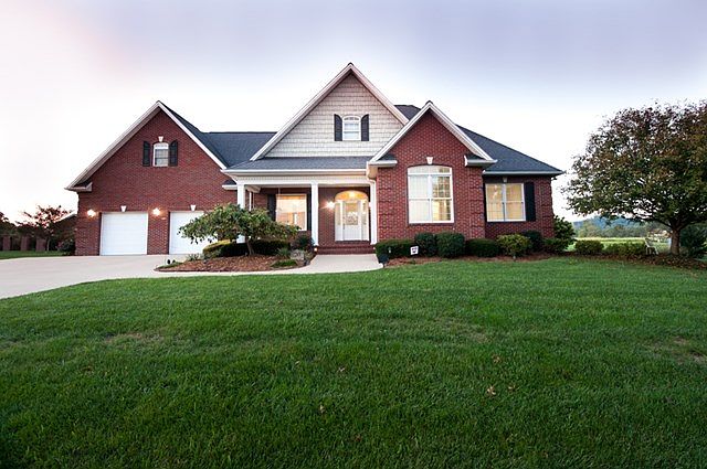 1st image of 20 Cobblestone Dr