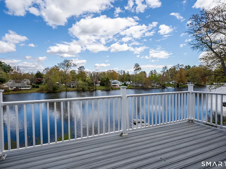 44 Lake Dr — Photo 14